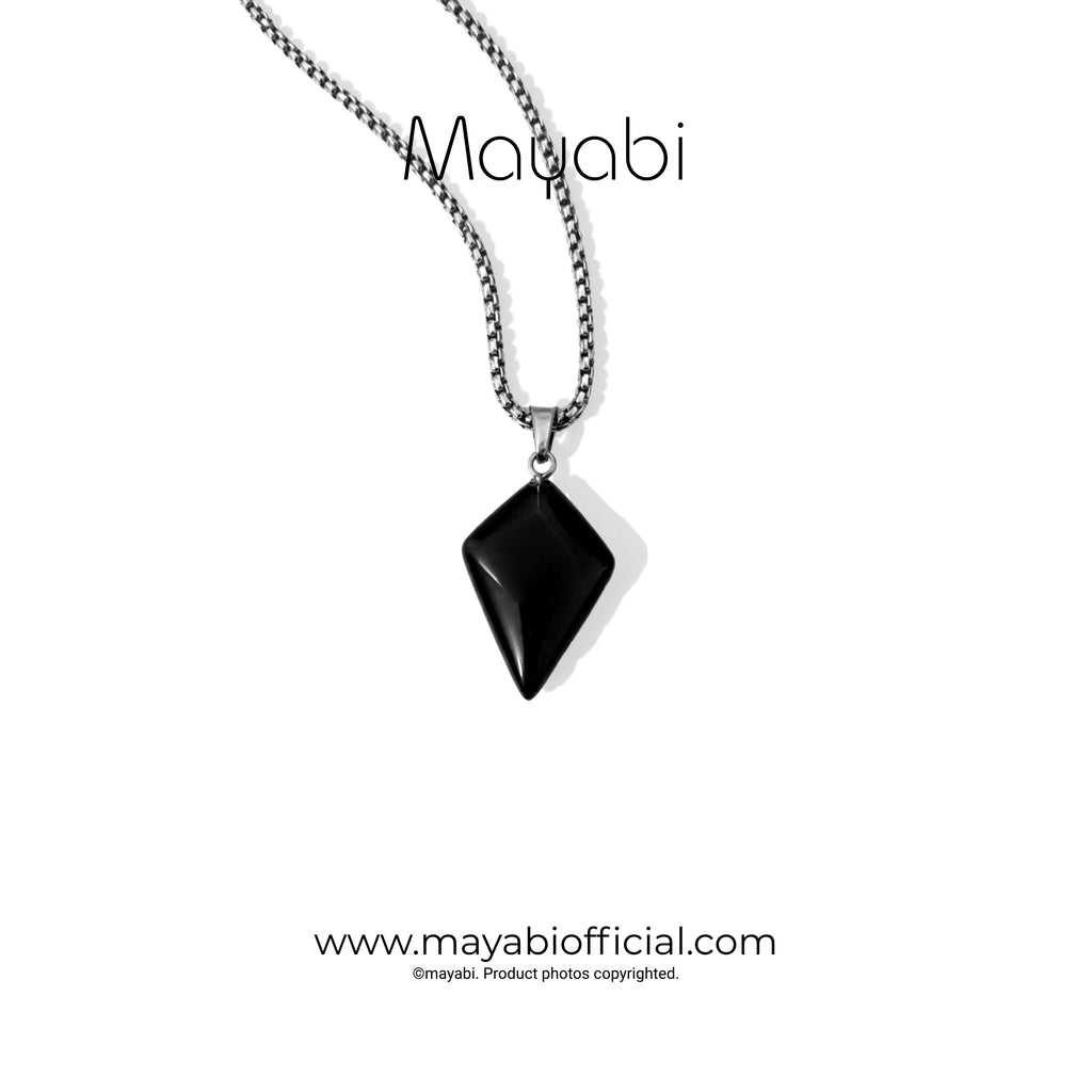 Mayabi Layla Onyx  Pendant With Chain