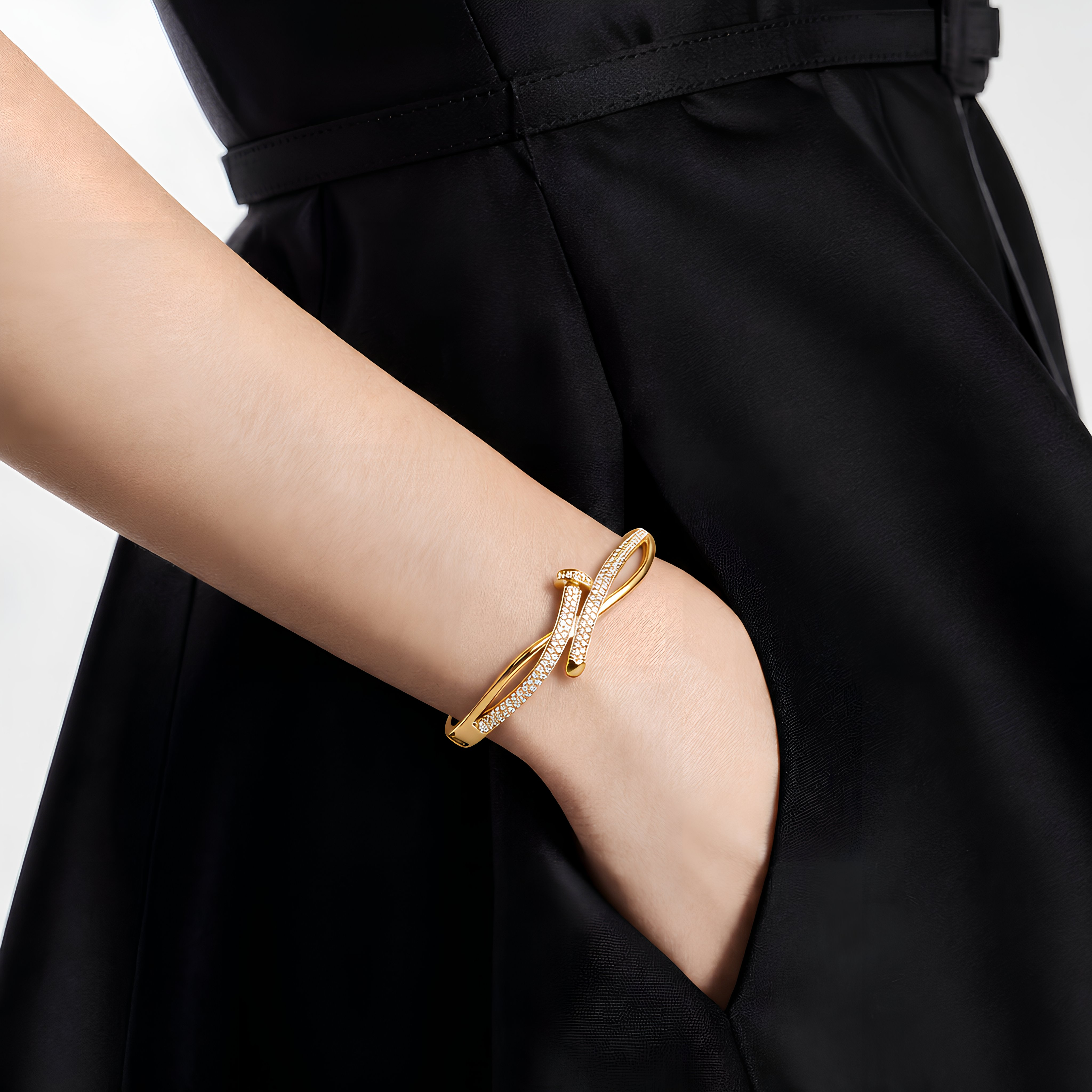 Mayabi Kira Nail - 18K Gold Plated Bangle