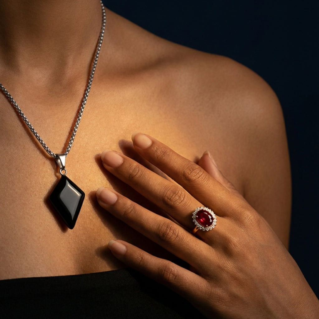 Mayabi Layla Onyx  Pendant With Chain